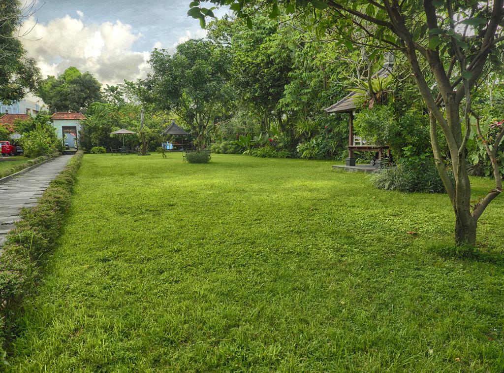 Garden Villa *