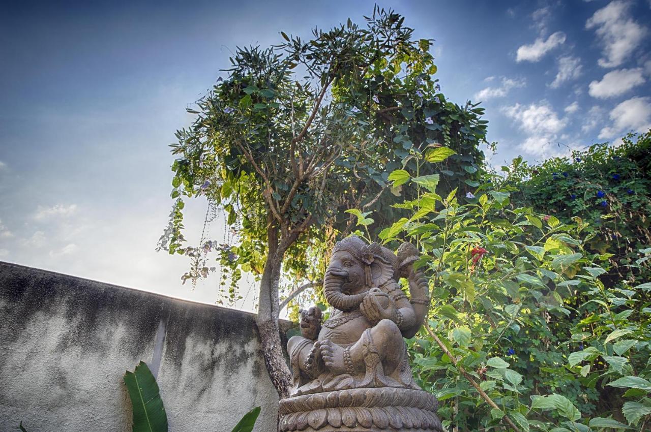 Garden Villa *